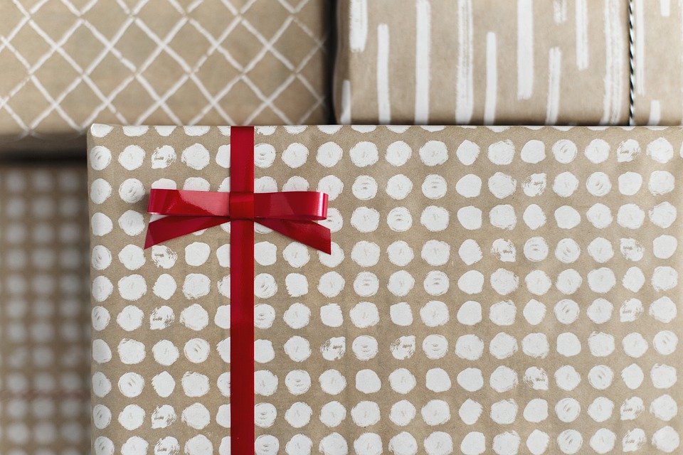 3 Anniversary Gift Ideas He'll Love